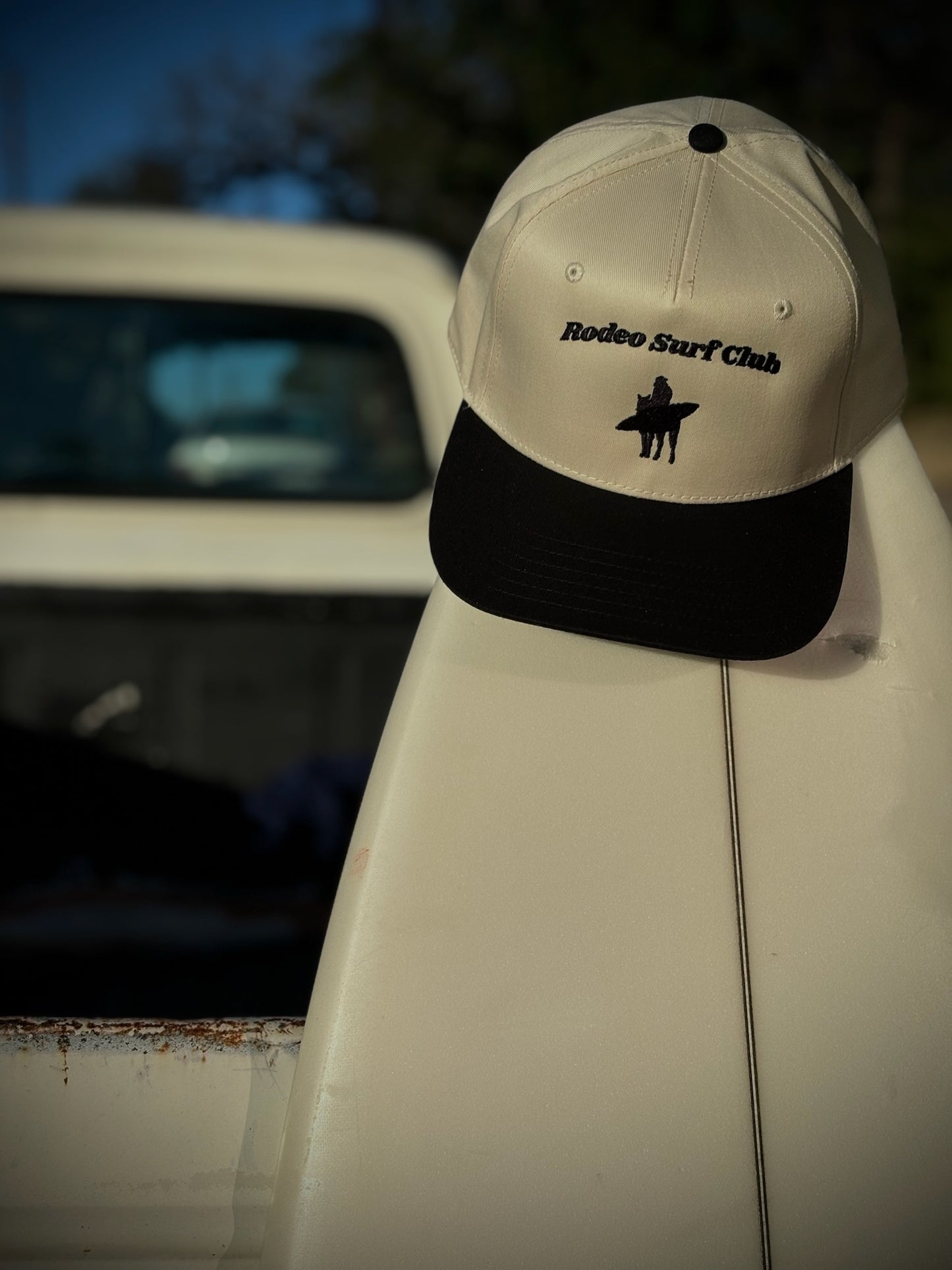 Surf Cowboy Hat in White & Black